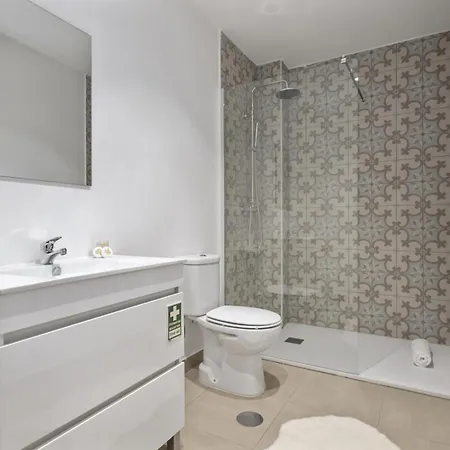 Apartment Sunflower Gem By Homie *